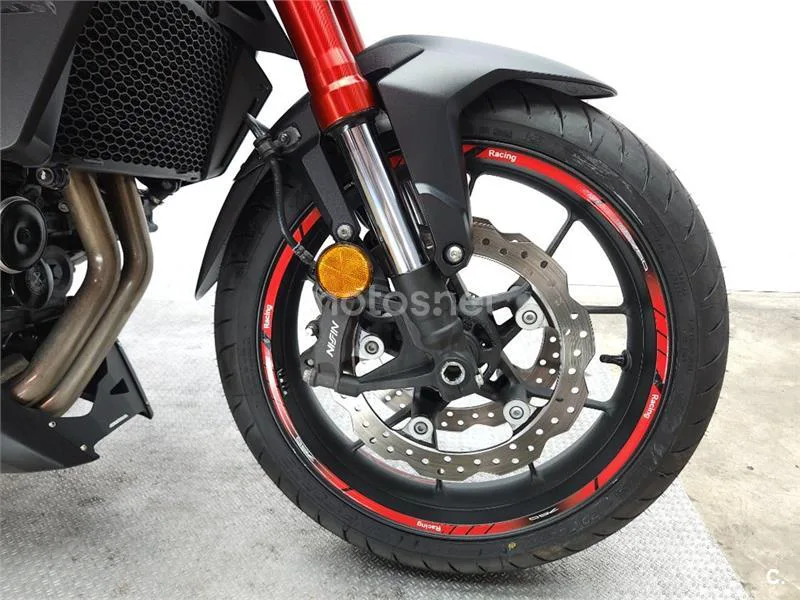 Honda CB 750 Hornet – Vista 11