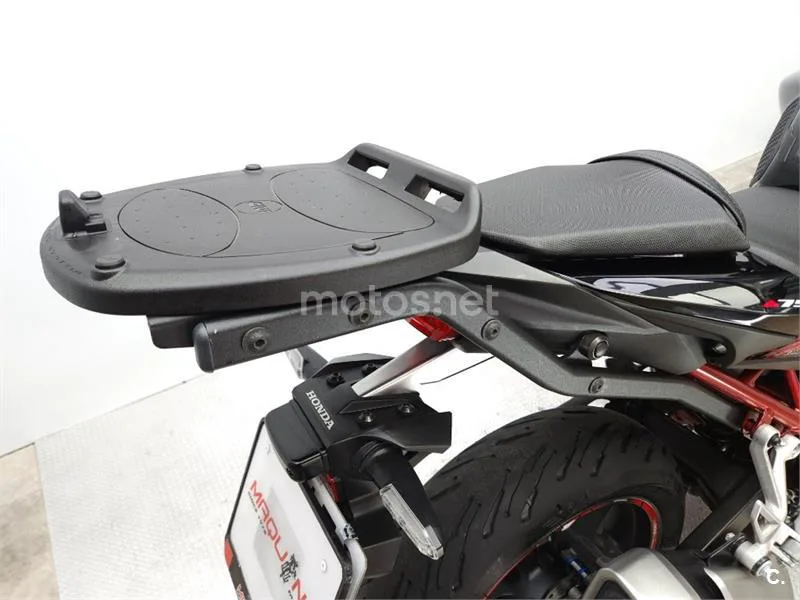 Honda CB 750 Hornet – Vista 13
