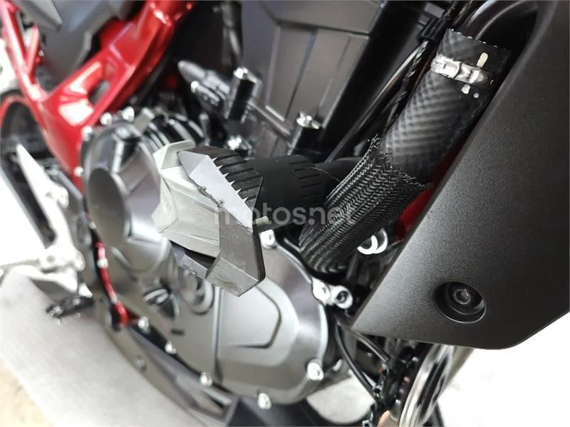 Honda CB 750 Hornet – Vista 18