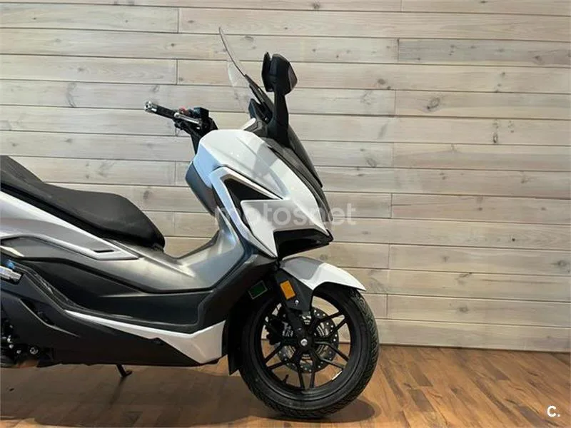 Honda Forza 350 – Vista 8