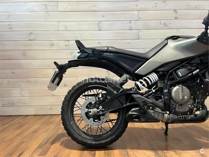 Husqvarna Svartpilen 401 – Vista 7