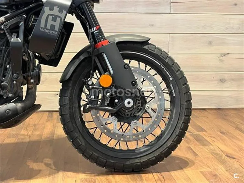 Husqvarna Svartpilen 401 – Vista 9