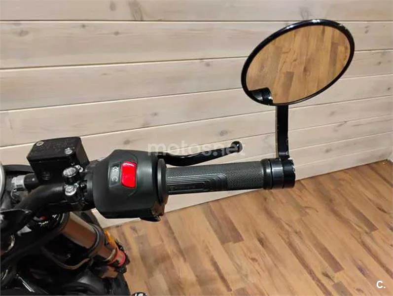 Husqvarna Svartpilen 401 – Vista 15