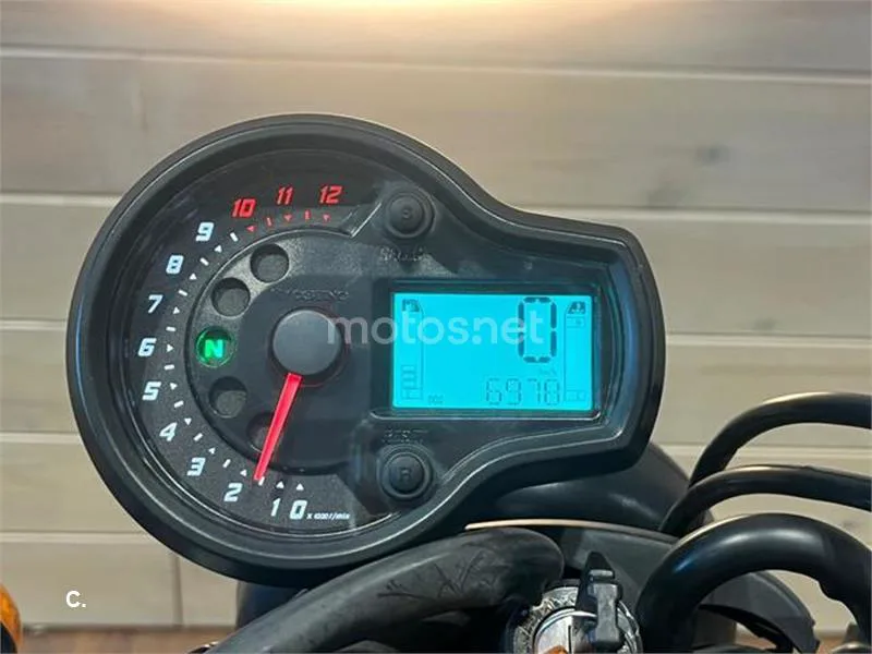 Hyosung Aquila GV 125 S – Vista 12