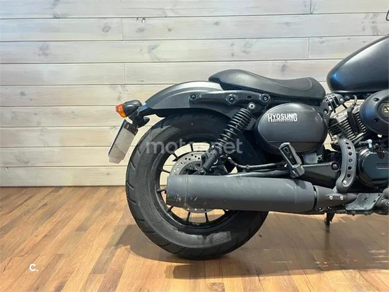 Hyosung Aquila GV 125 S – Vista 7