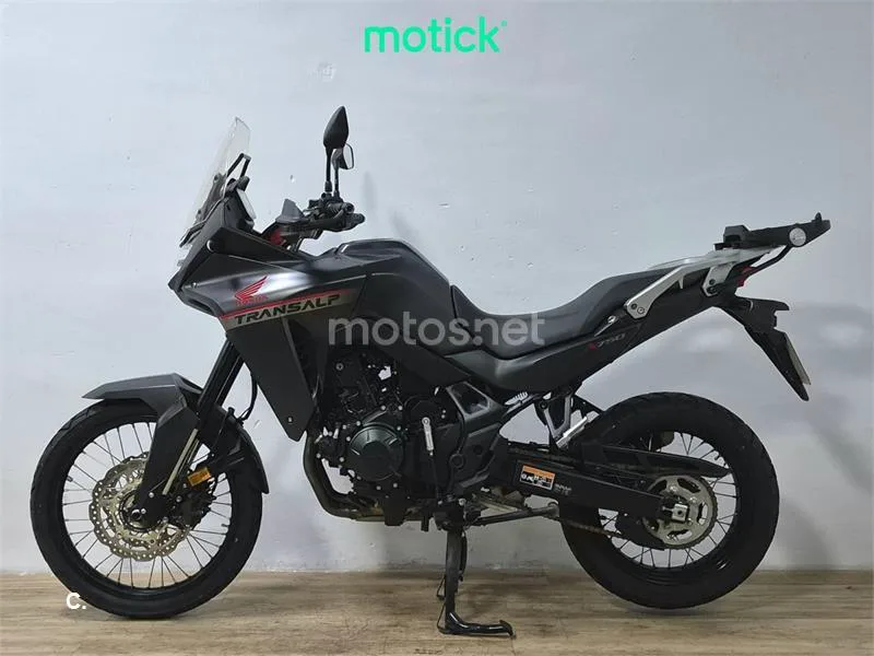 Honda XL 750 Transalp – Vista 5