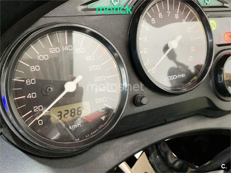 Suzuki GSX 750F – Vista 4