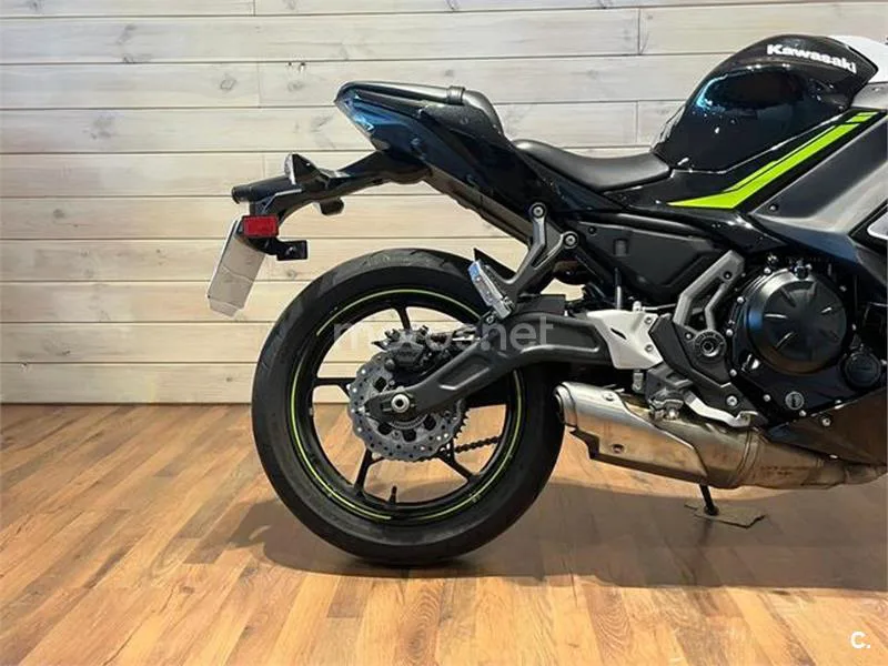 Kawasaki Ninja 650 – Vista 7