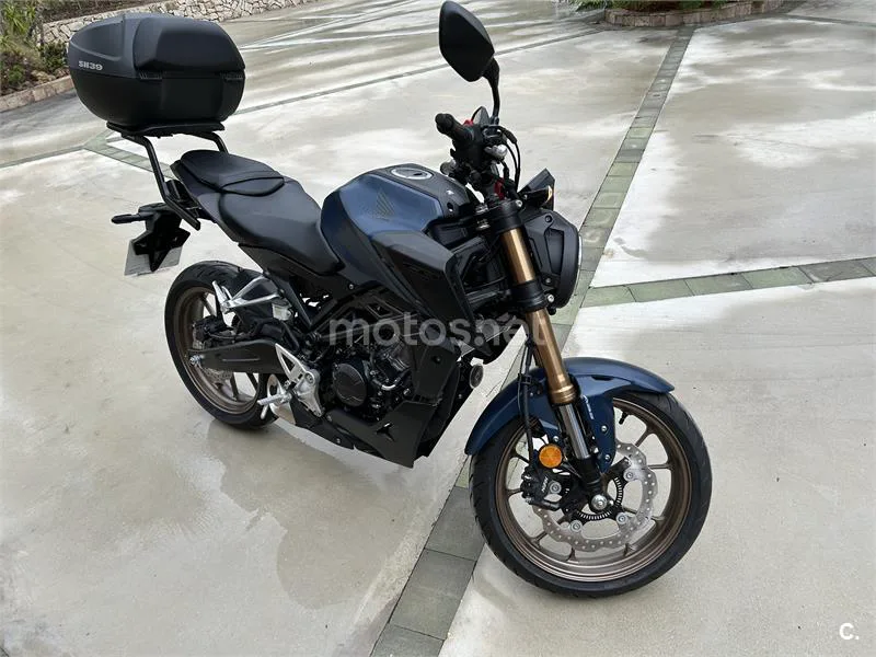 Honda CB 125 R – Vista 4