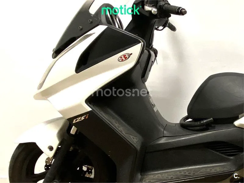 Kymco Super Dink 125 – Vista 6