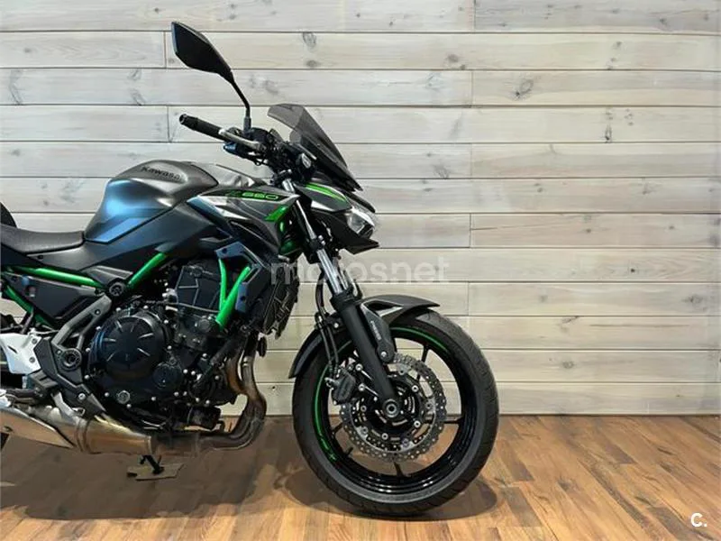 Kawasaki Z650 – Vista 8