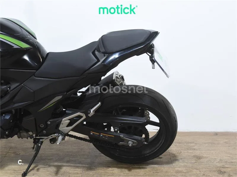 Kawasaki Z800 – Vista 9