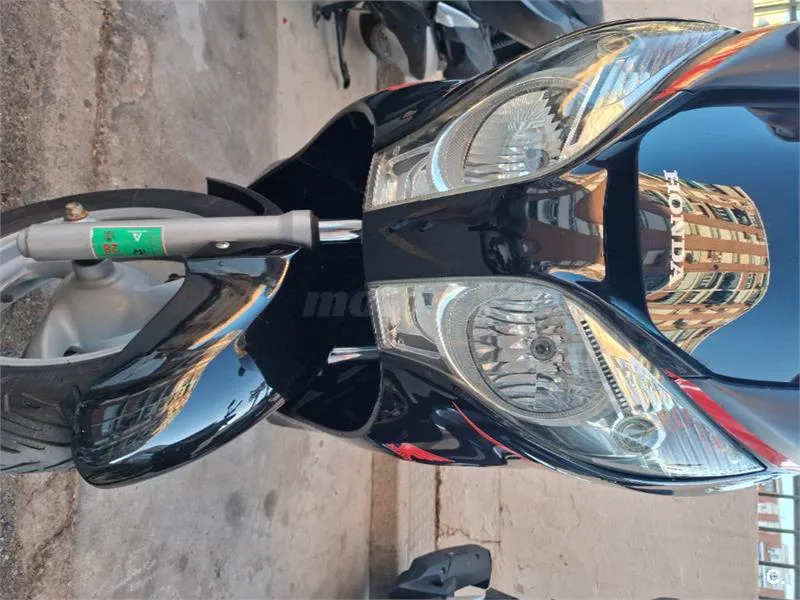 Honda S-Wing 125 – Vista 2