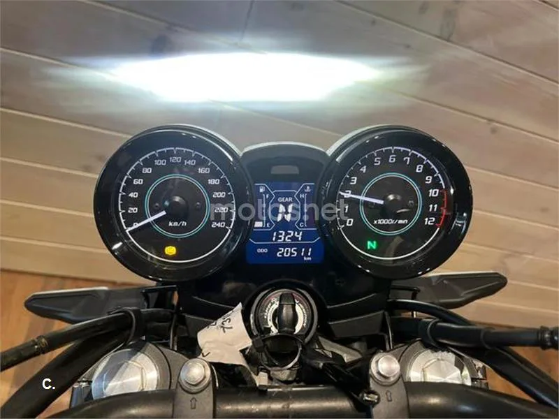 Kawasaki Z650 – Vista 13