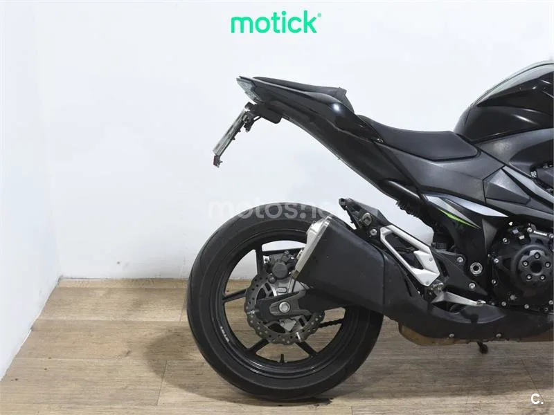 Kawasaki Z800 – Vista 3