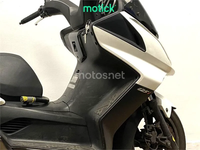 Kymco Super Dink 125 – Vista 3