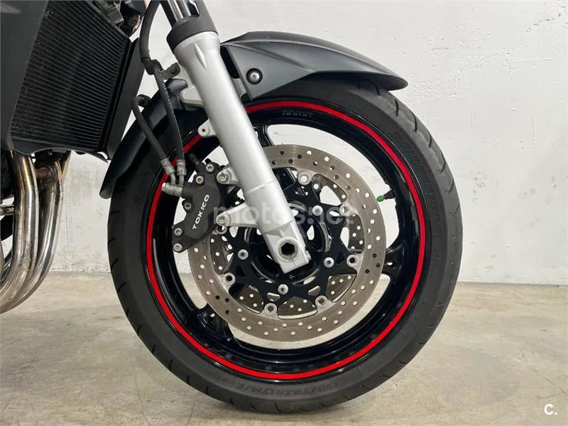 Suzuki GSR 600 – Vista 11