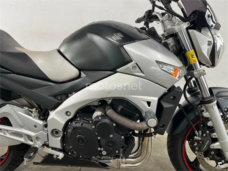 Suzuki GSR 600 – Vista 13