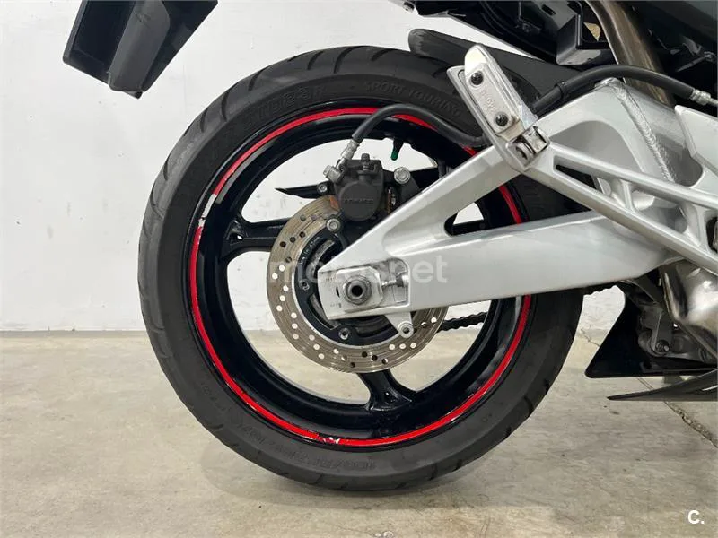 Suzuki GSR 600 – Vista 16