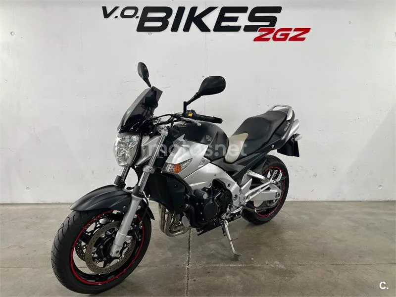Suzuki GSR 600 – Vista 5
