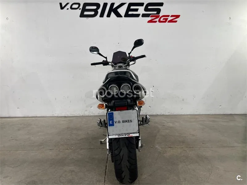 Suzuki GSR 600 – Vista 7