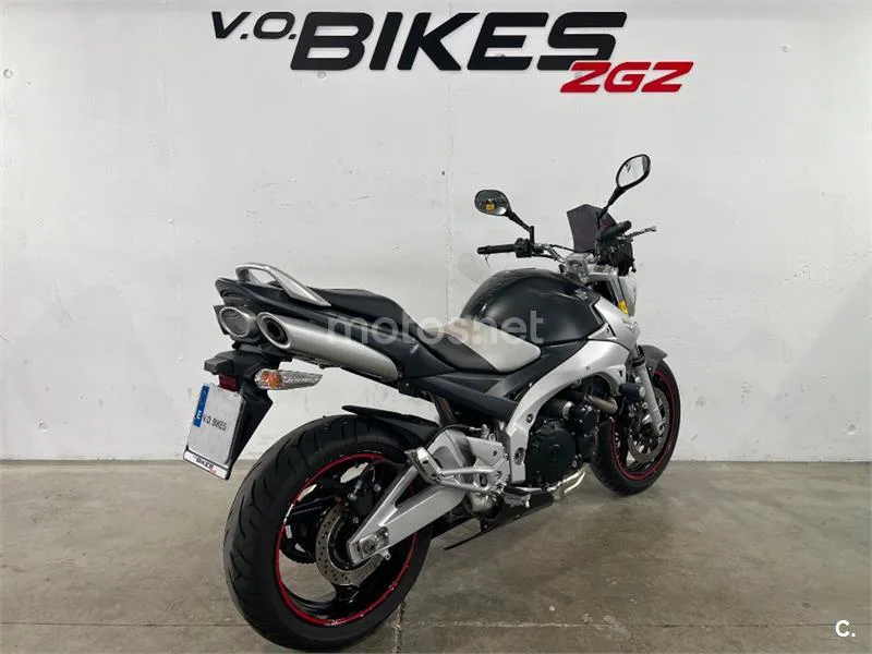 Suzuki GSR 600 – Vista 8