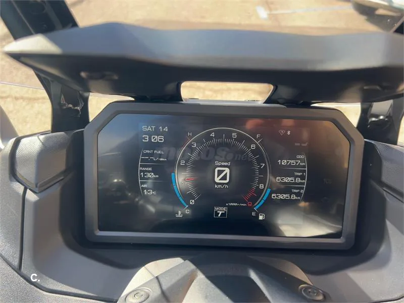 Yamaha TMAX – Vista 4