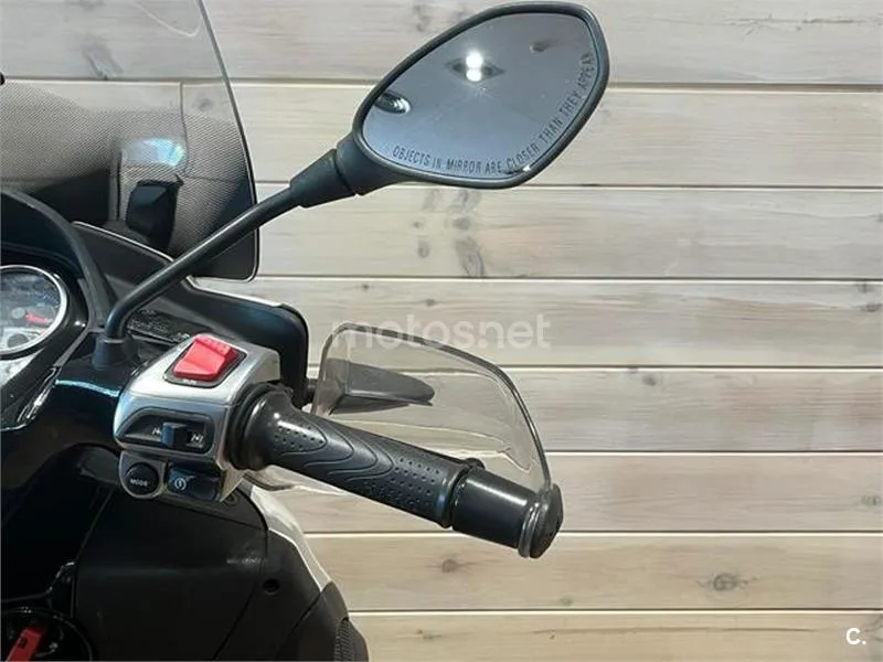 Piaggio MP3 – Vista 15