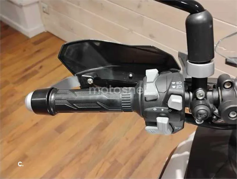 QJ Motor SRT 700 X – Vista 12