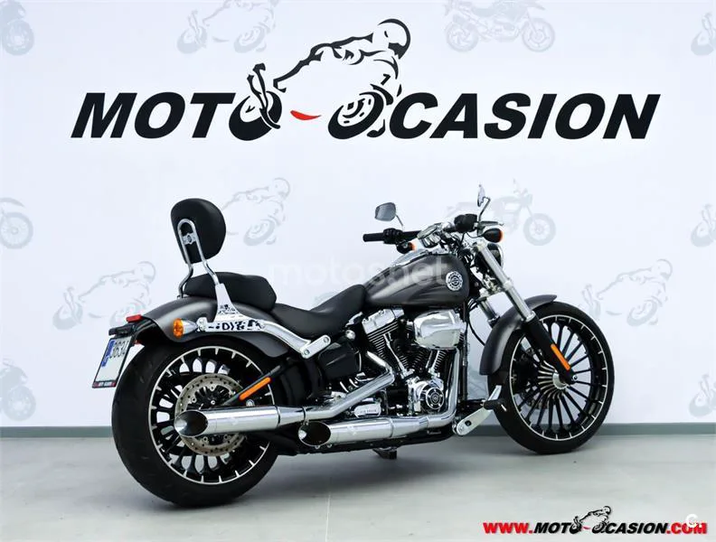 Harley-Davidson Breakout - Vista 3