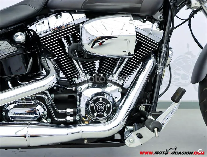 Harley-Davidson Breakout - Vista 5
