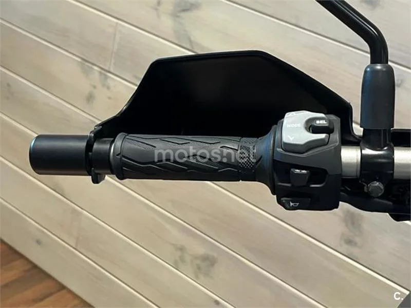 Suzuki V-Strom 650 – Vista 11