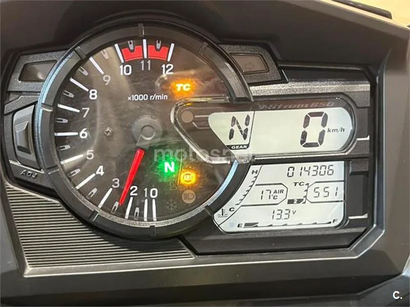 Suzuki V-Strom 650 – Vista 12