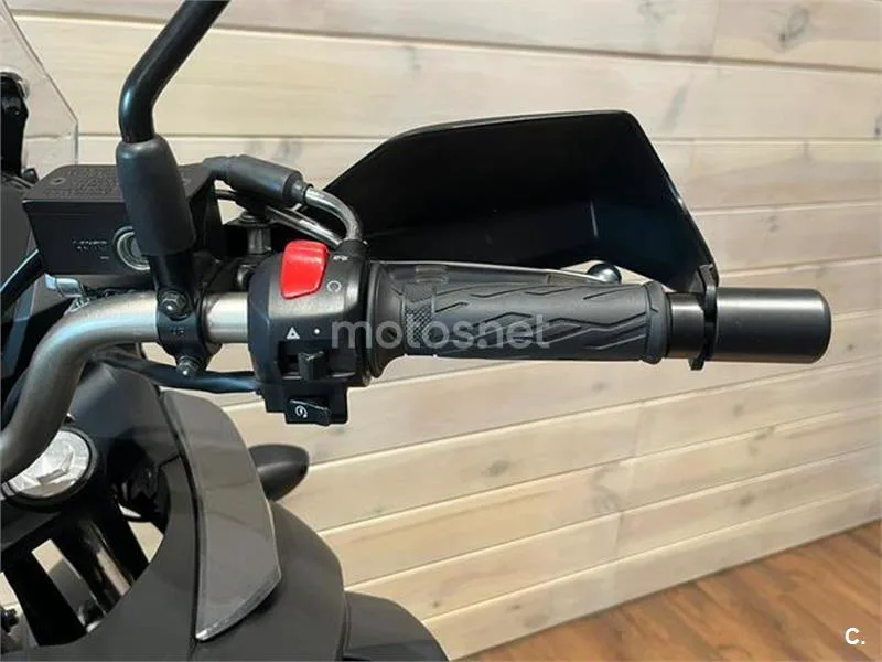Suzuki V-Strom 650 – Vista 13