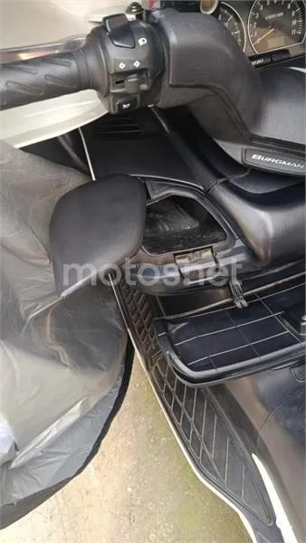 Suzuki Burgman 400 1450 € 2004 Ávila - 1