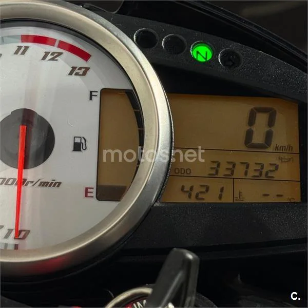 Kawasaki Z1000 – Vista 13