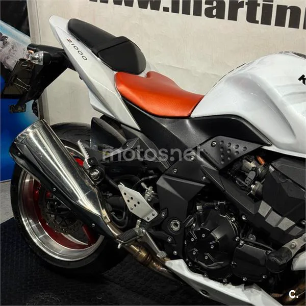Kawasaki Z1000 – Vista 8
