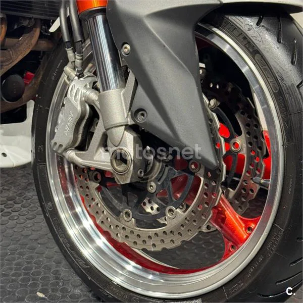 Kawasaki Z1000 – Vista 9