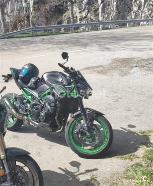 Kawasaki Z900 – Vista 10