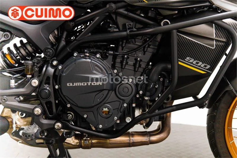 QJ Motor SRT 900 SX – Vista 13