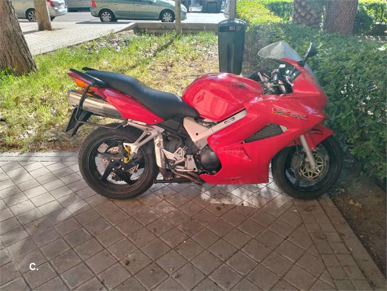 Honda VFR 800 FI – Vista 2
