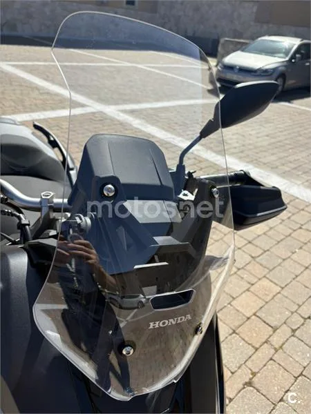 Honda ADV 350 – Vista 8