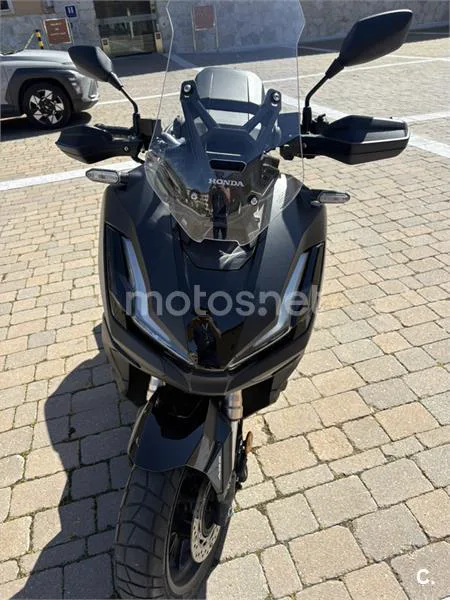 Honda ADV 350 – Vista 9