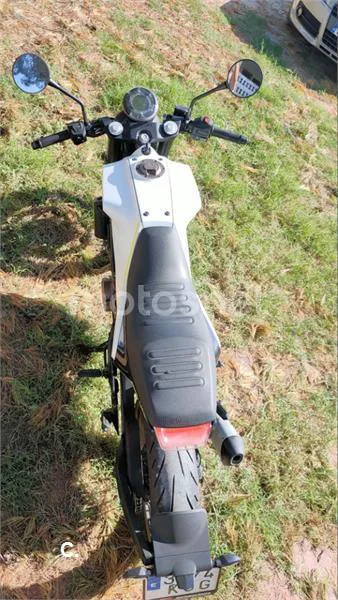 Husqvarna Vitpilen 401 – Vista 4