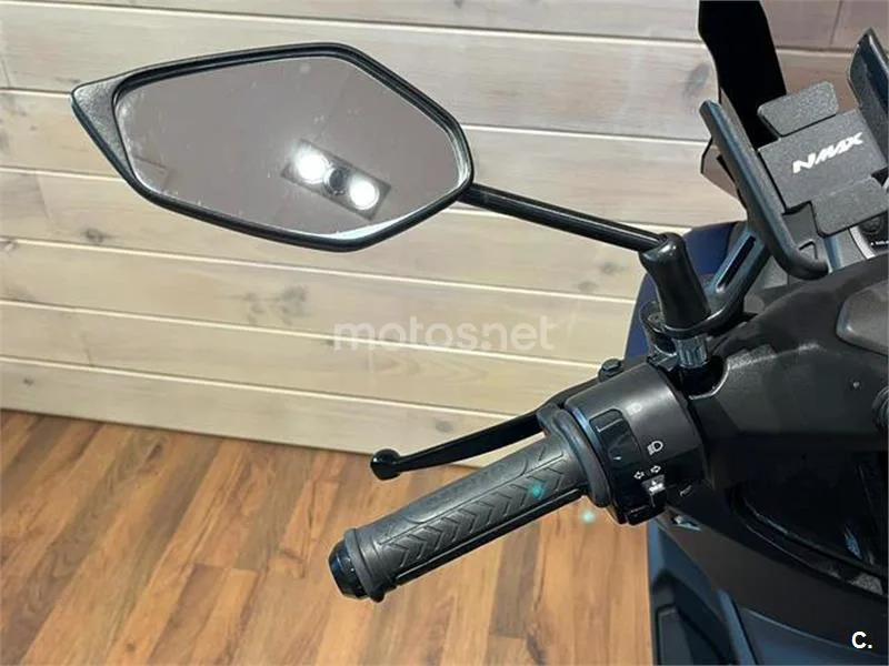 Yamaha NMAX – Vista 11