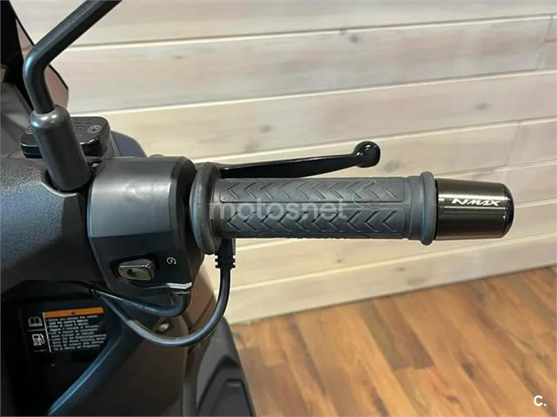 Yamaha NMAX – Vista 14
