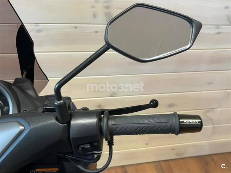 Yamaha NMAX – Vista 15