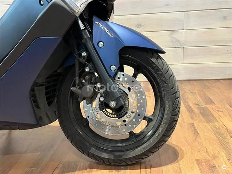 Yamaha NMAX – Vista 9