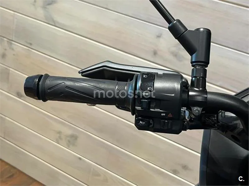 Yamaha Tracer 7 – Vista 12