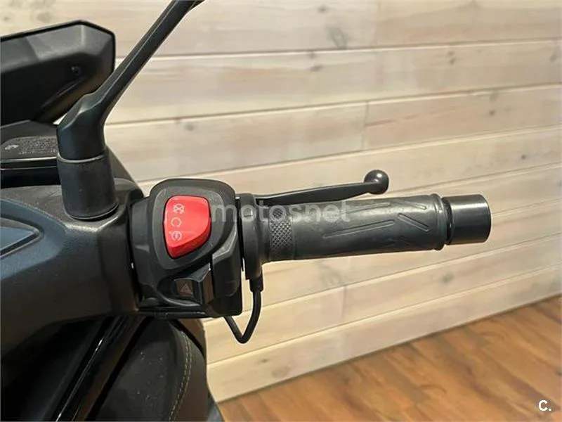 Yamaha XMAX 300 – Vista 14